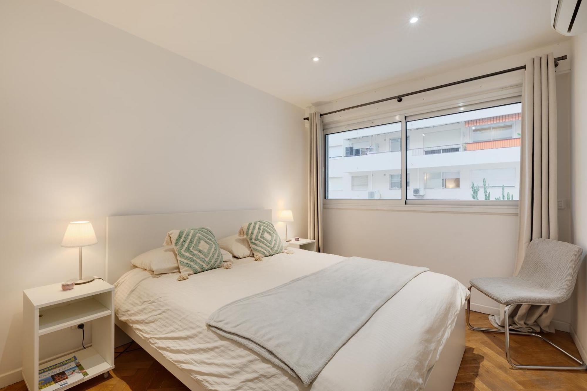 אנטיב Newly Renovated Charming Downtown Apartment מראה חיצוני תמונה